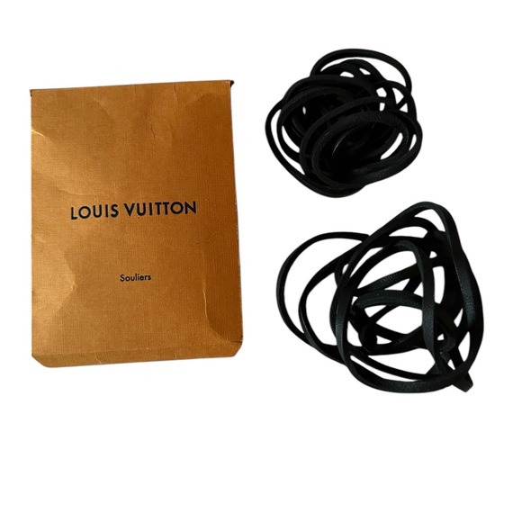 Louis Vuitton Souliers Black Leather Dress Shoe Laces in LV Branded Pouch- NEW - Picture 1 of 7